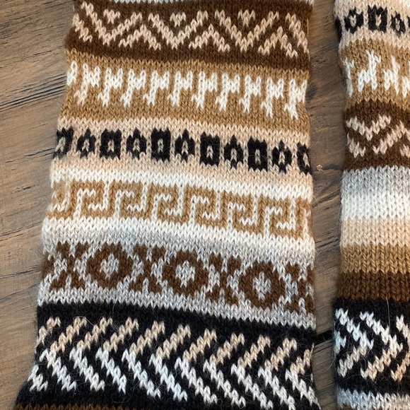 Artisan Made Alpaca Touque Scarf - Picture 6 of 6